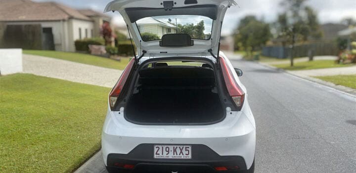 MG MG3 trunk